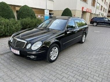 Używany Mercedes 280 190 KM (139 kW) 2009 Czarny Sedan/Limuzyna