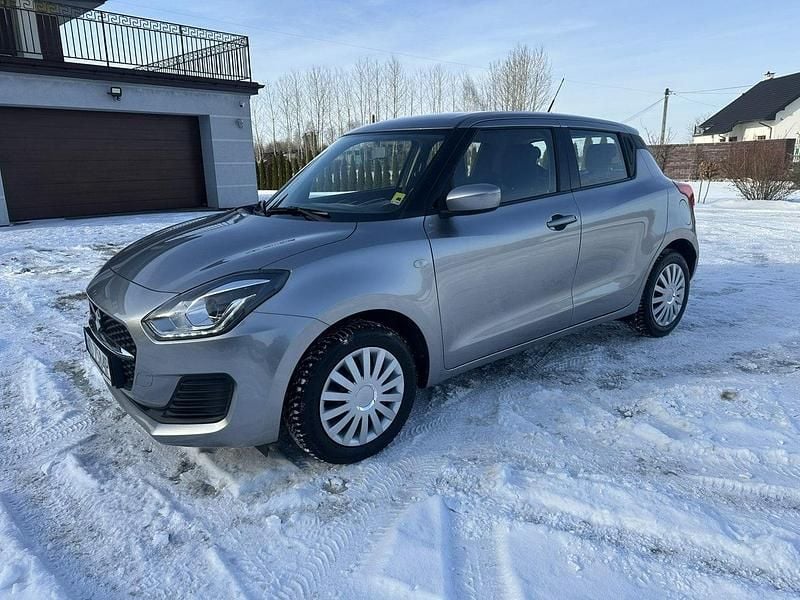 Używany Suzuki Swift 83 KM (61 kW) 2021 Srebrny Hatchback