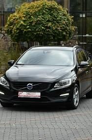 Używany Volvo V60 120 KM (88 kW) 2015 Czarny Kombi