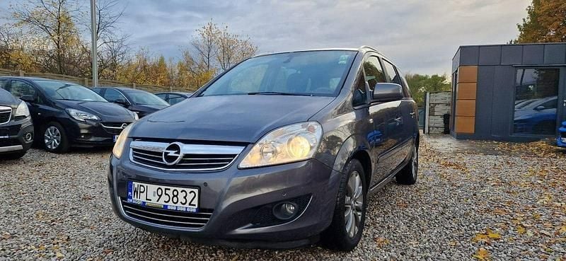 Używany Opel Zafira Cosmo 110 KM (80 kW) 2010 Szary Minivan