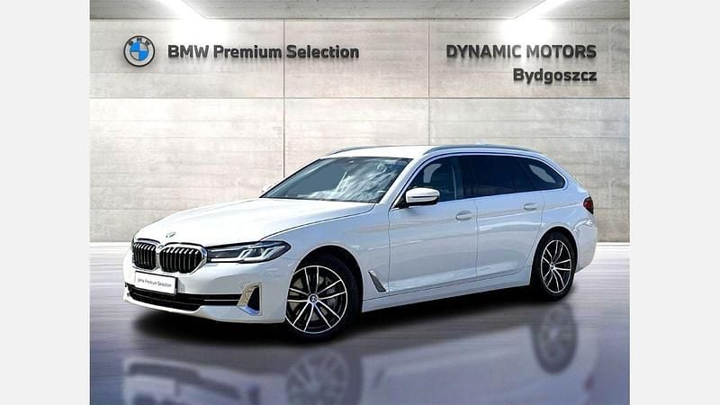 Alpine white 3 Używany 2021 BMW 530 Luxury Line Kombi | 157 900 zł (Super Cena) - Obraz 1/3