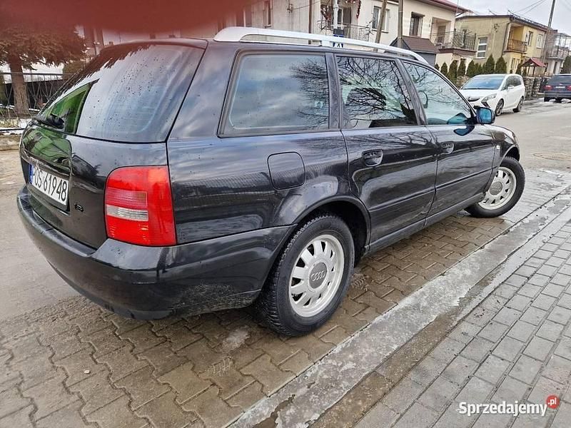 Używany Audi A4 2001 Czarny Kombi