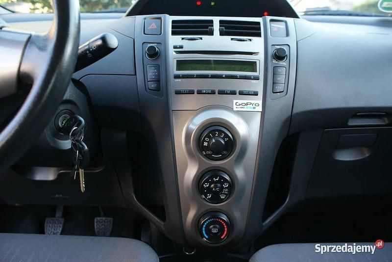 Używany Toyota Yaris 2009 Biały Hatchback