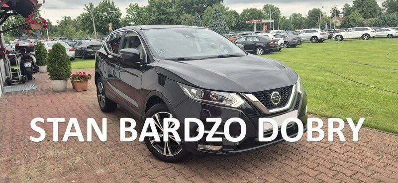 Czarny Używany 2021 Nissan Qashqai SUV | 84 800 zł (Dobra cena) - Obraz 1/4