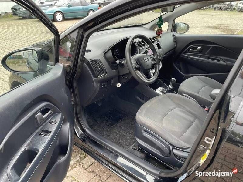 Używany Kia Rio 2013 Czarny Hatchback