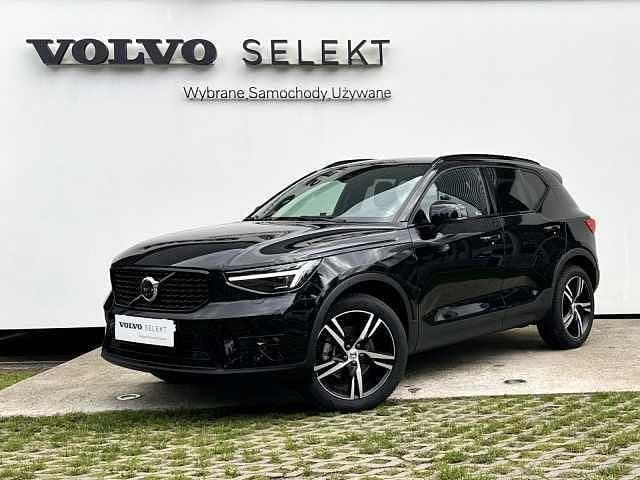 Czarny Używany 2025 Volvo XC40 SUV | 171 900 zł (Uczciwa cena) - Obraz 1/4