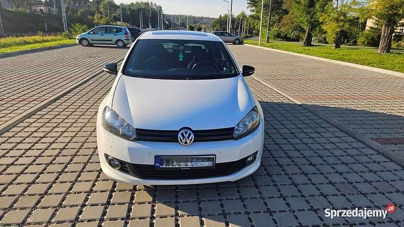 Biały Używany 2010 VW Golf VI R-line Hatchback | 29 800 zł (Drogi) - Obraz 1/4