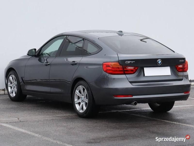 Używany BMW 318 Gran Turismo 2014 Szary Sedan/Limuzyna