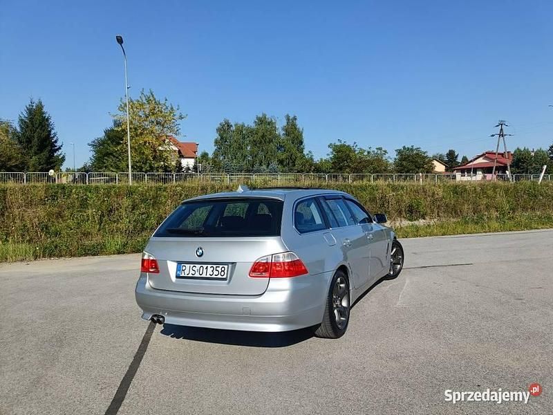 Używany BMW 525 2005 Srebrny Kombi