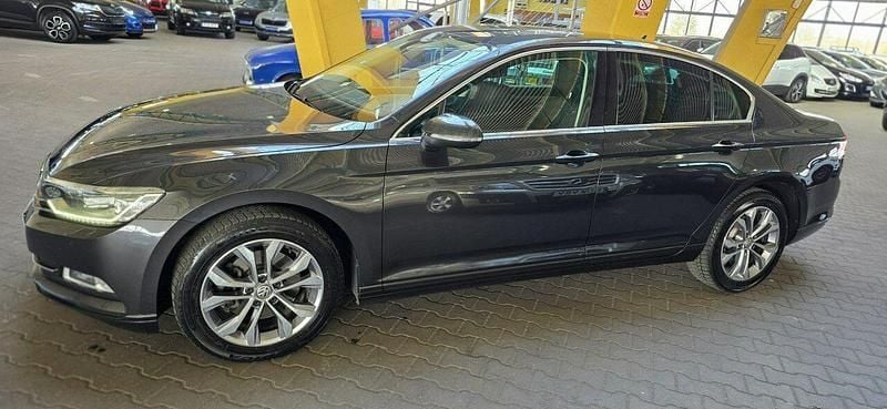 Używany VW Passat 190 KM (139 kW) 2018 Szary Sedan/Limuzyna