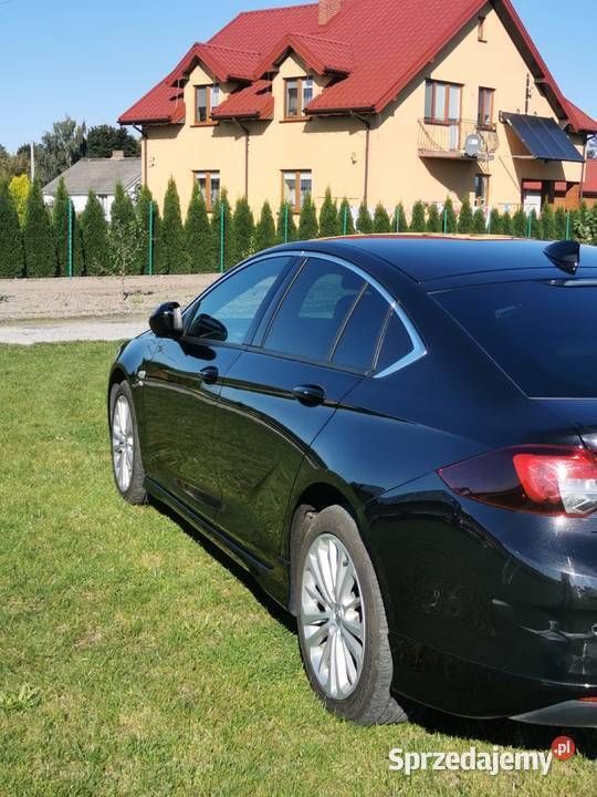 Używany Opel Insignia Sport 170 KM (125 kW) 2017 Czarny Sedan/Limuzyna
