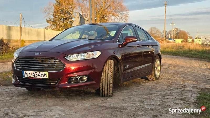 Czerwony Używany 2015 Ford Fusion Sedan/Limuzyna | 45 000 zł (Dobra cena) - Obraz 1/4