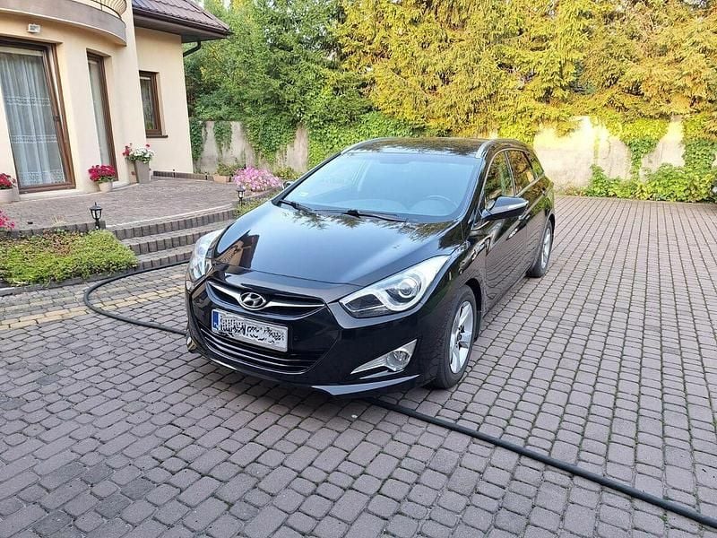 Używany Hyundai i40 2013 Czarny Kombi