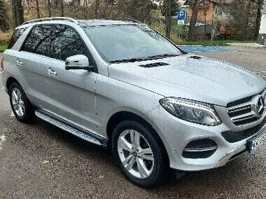 Srebrny Używany 2017 Mercedes GLE250 SUV | 149 900 zł - Obraz 1/4
