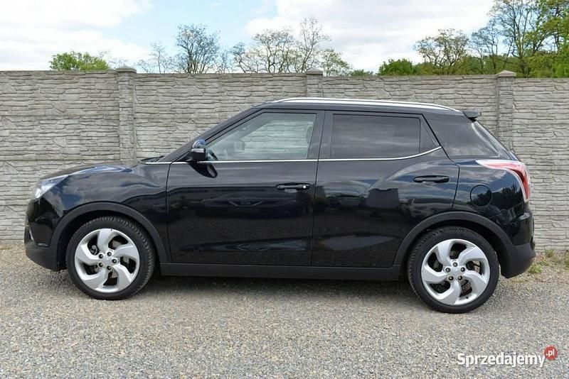 Czarny Używany 2017 Ssangyong Tivoli Hatchback | 39 700 zł (Uczciwa cena) - Obraz 1/4