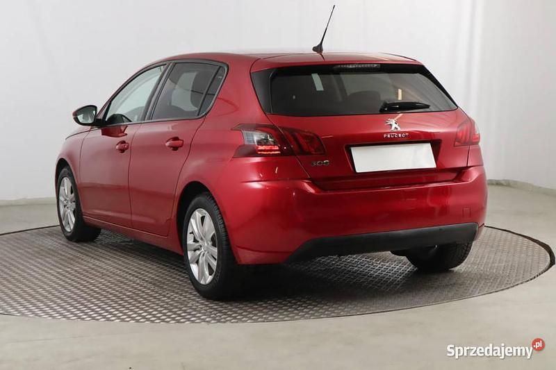 Używany Peugeot 308 2019 Bordowy Hatchback