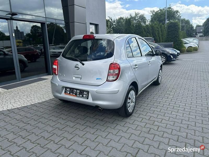 Używany Nissan Micra 80 KM (58 kW) 2011 Srebrny Hatchback