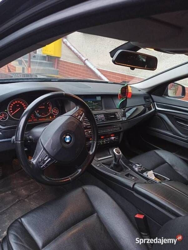 Czarny Używany 2011 BMW 520 Sedan/Limuzyna | 34 000 zł (Dość drogi) - Obraz 1/3