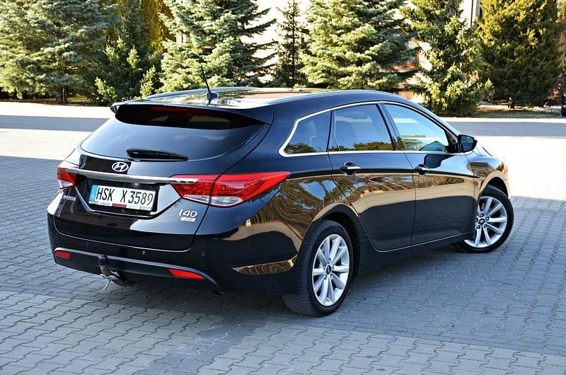 Używany Hyundai i40 177 KM (130 kW) 2012 Czarny Kombi