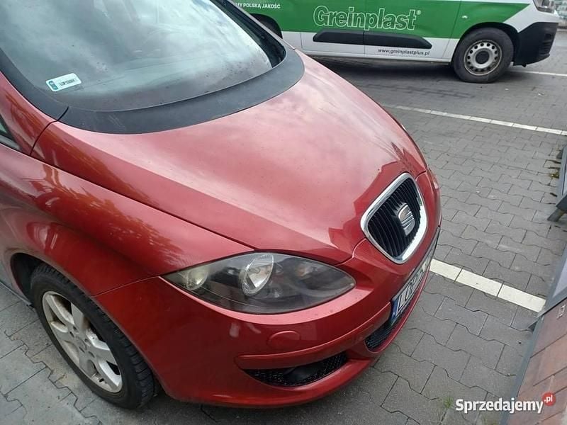 Wiśniowy Używany 2004 Seat Altea Minivan | 3900 zł (Dobra cena) - Obraz 1/4