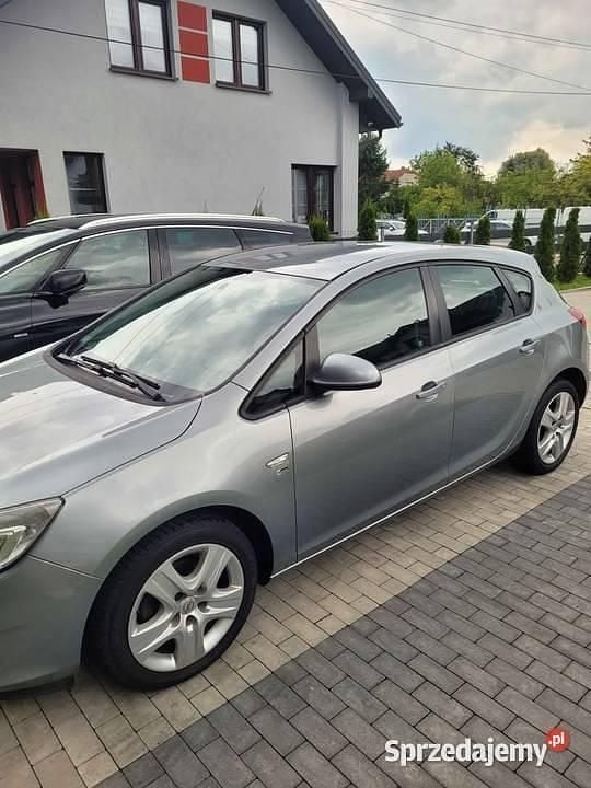 Używany 2012 Opel Astra Edition | 14 000 zł (Super Cena) - Obraz 1/4