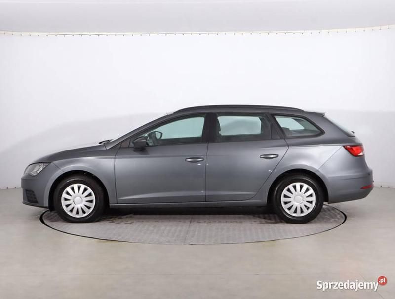 Używany Seat Leon 2017 Szary Kombi