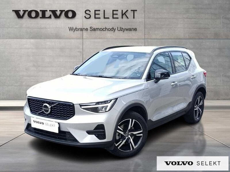 Srebrny Używany 2024 Volvo XC40 SUV | 164 900 zł (Uczciwa cena) - Obraz 1/3