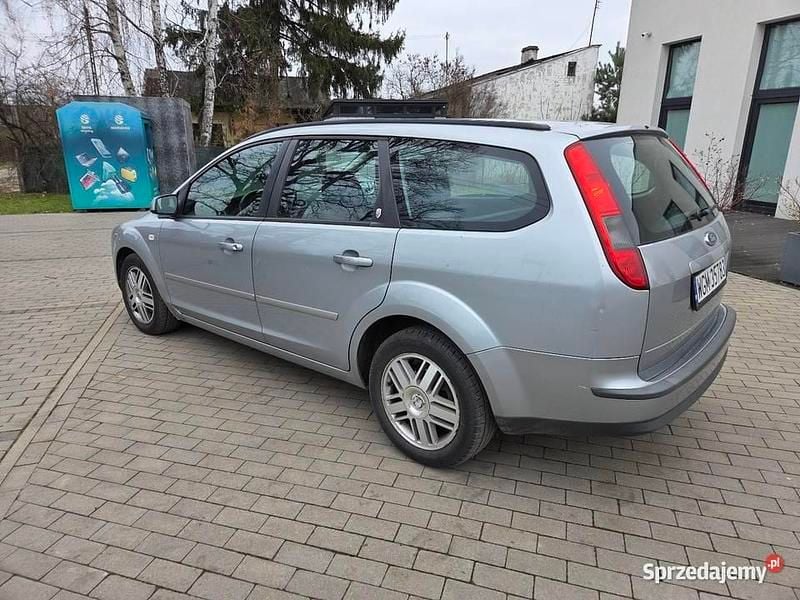 Srebrny Używany 2005 Ford Focus Ghia Kombi | 3999 zł (Dobra cena) - Obraz 1/4