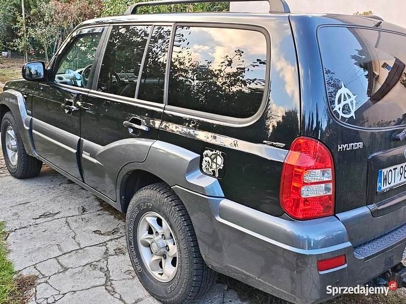 Czarny Używany 2005 Hyundai Terracan SUV | 25 000 zł - Obraz 1/4