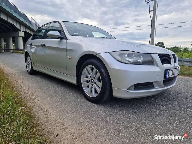 Używany 2005 BMW 318 Sedan/Limuzyna | 9900 zł (Uczciwa cena) - Obraz 1/4
