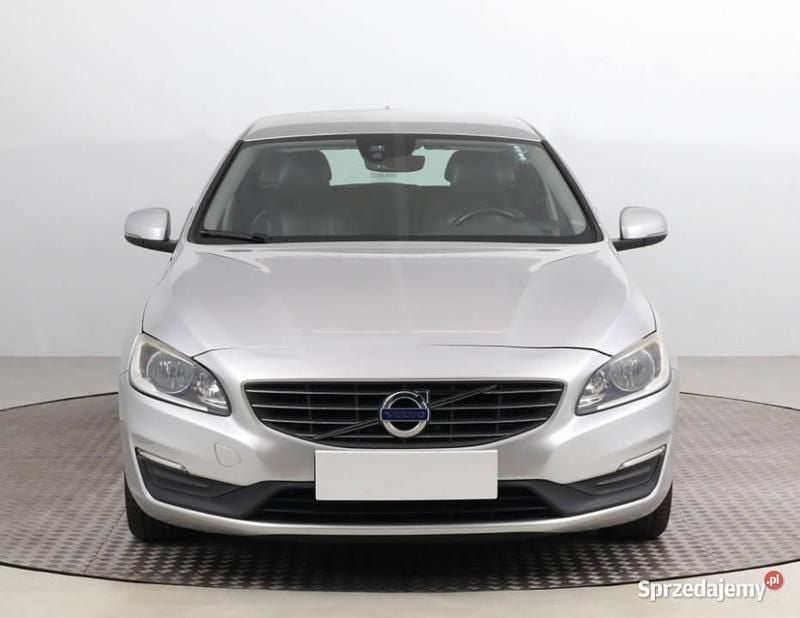 Srebrny Używany 2016 Volvo V60 Kombi | 40 999 zł (Super Cena) - Obraz 1/4