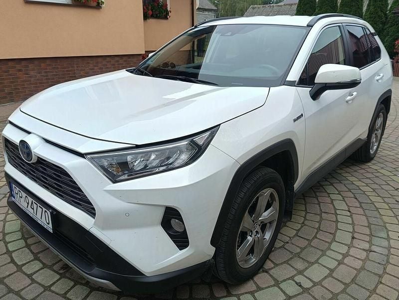 Używany Toyota RAV4 Comfort 2021 Biały SUV