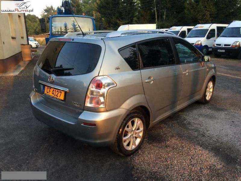 Używany Toyota Corolla Verso 111 KM (81 kW) 2009 Srebrny Minivan