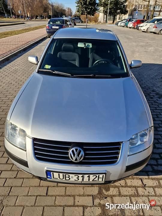 Używany VW Passat 2002 Srebrny Sedan/Limuzyna