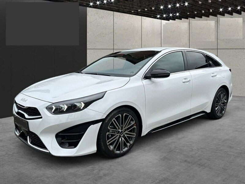 Używany Kia ProCeed GT-Line 140 KM (102 kW) 2024 Biały Hatchback