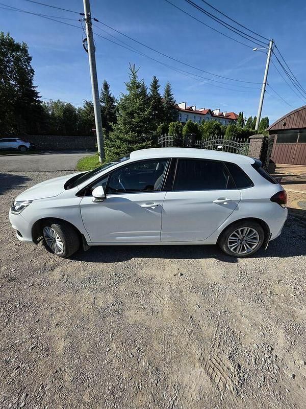 Biały Używany 2015 Citroën C4 Hatchback | 30 000 zł (Uczciwa cena) - Obraz 1/4