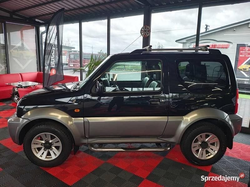 Czarny Używany 2009 Suzuki Jimny SUV | 42 500 zł (Super Cena) - Obraz 1/4