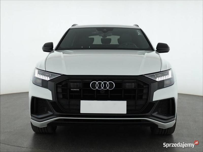 Biały Używany 2019 Audi Q8 SUV | 229 999 zł - Obraz 1/4