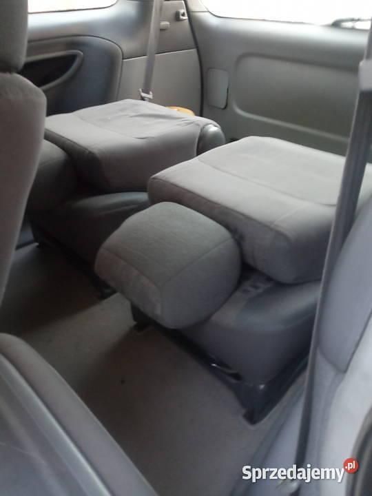 Używany 2002 Toyota Previa Minivan | 5200 zł - Obraz 1/4