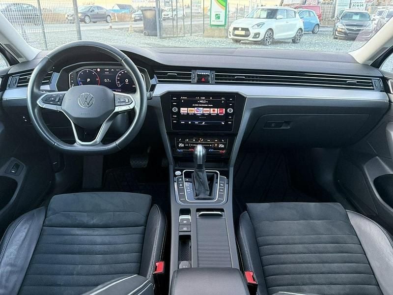 Używany VW Passat Elegance 150 KM (110 kW) 2023 Srebrny (metalik) Kombi