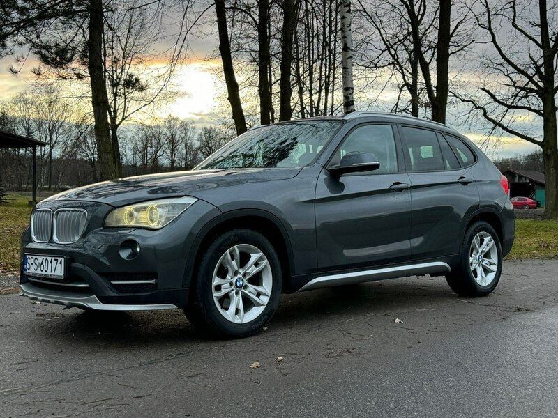 Szary Używany 2013 BMW X1 SUV | 44 900 zł (Dobra cena) - Obraz 1/4