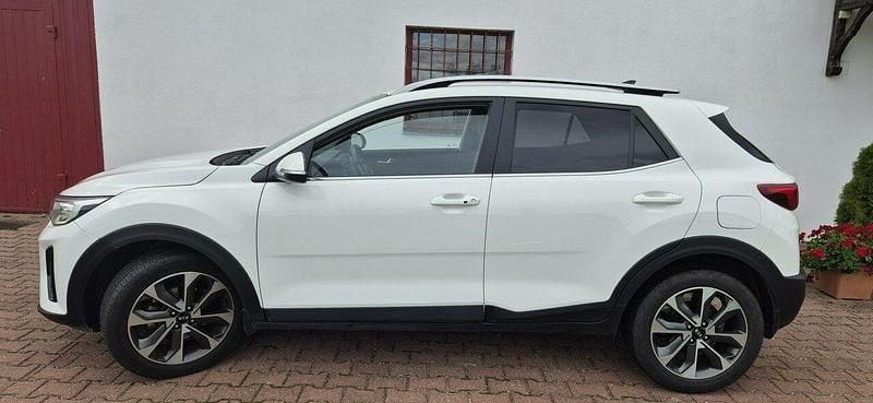 Używany Kia Stonic 100 KM (73 kW) 2019 Biały SUV