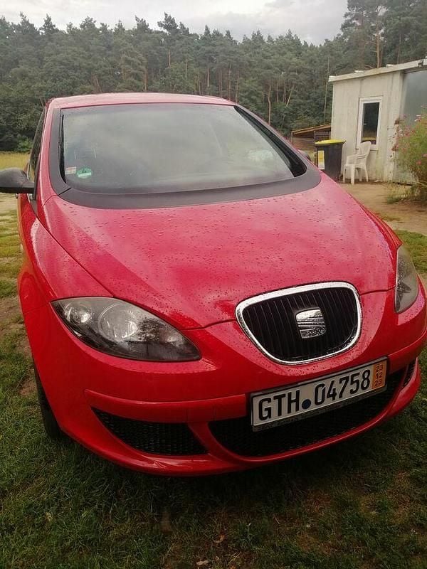 Czerwony Używany 2006 Seat Altea Minivan | 12 900 zł (Uczciwa cena) - Obraz 1/4