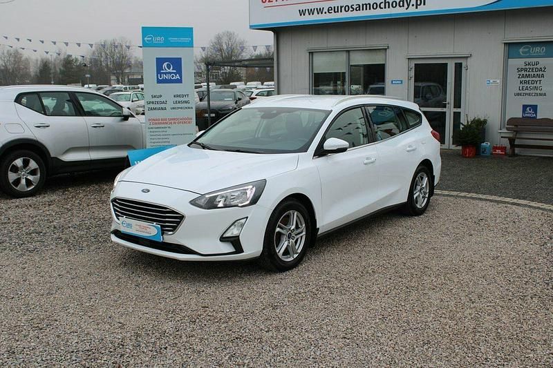 Używany Ford Focus Trend 120 KM (88 kW) 2021 Biały Kombi