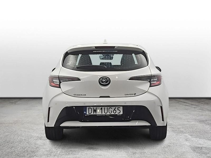 Używany Toyota Corolla 98 KM (72 kW) 2022 Biały Hatchback