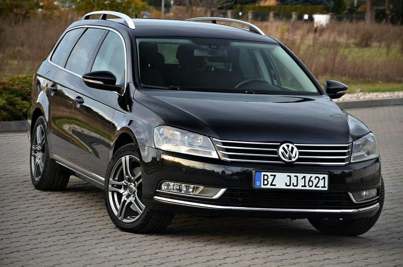 Czarny (metalik) Używany 2013 VW Passat Highline Kombi | 24 900 zł (Super Cena) - Obraz 1/4