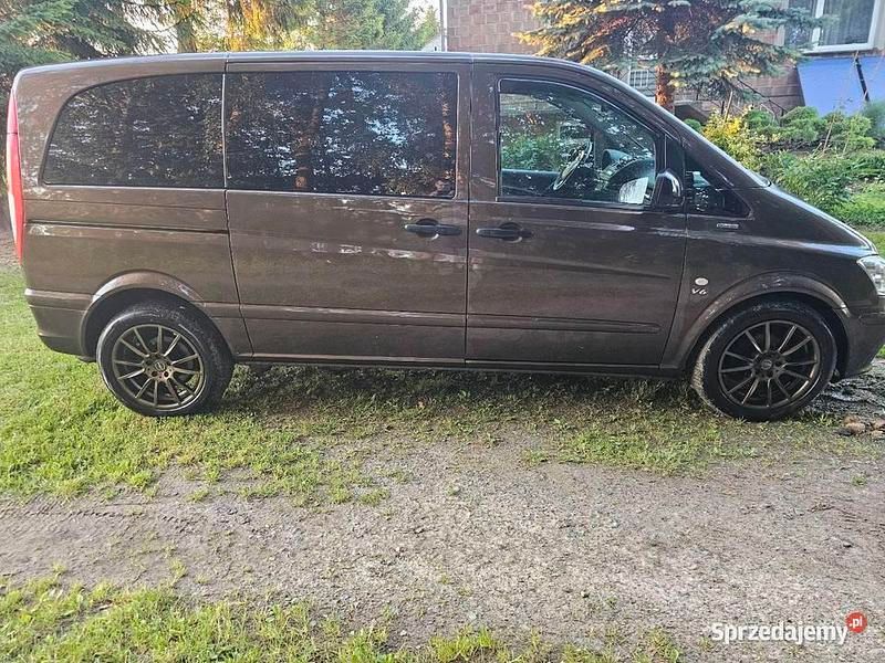 Używany 2012 Mercedes Vito Minivan | 47 000 zł - Obraz 1/4