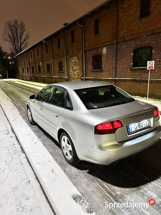 Używany Audi A4 115 KM (84 kW) 2007 Srebrny Sedan/Limuzyna