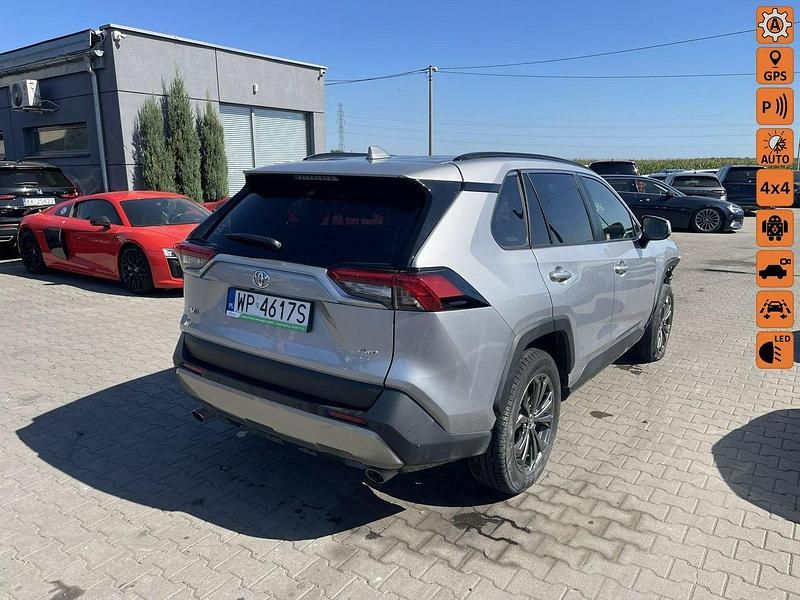Biały Używany 2023 Toyota RAV4 SUV | 59 900 zł - Obraz 1/4