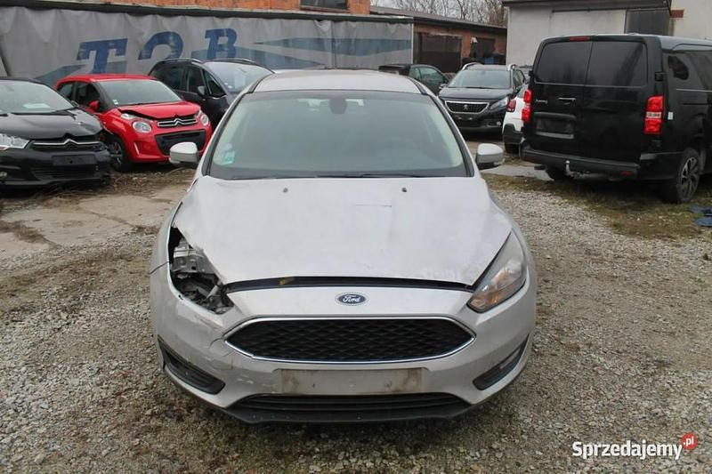 Srebrny Używany 2017 Ford Focus Kombi | 10 900 zł - Obraz 1/4